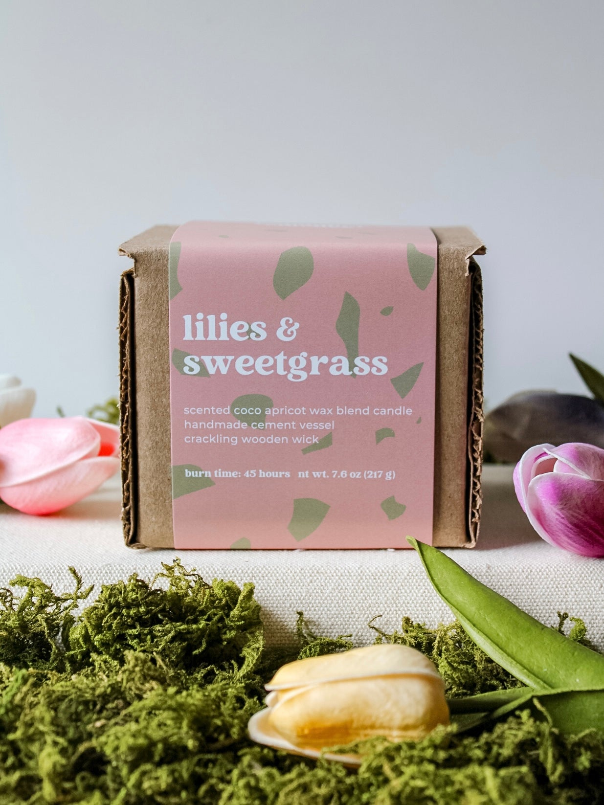 lilies & sweetgrass candle